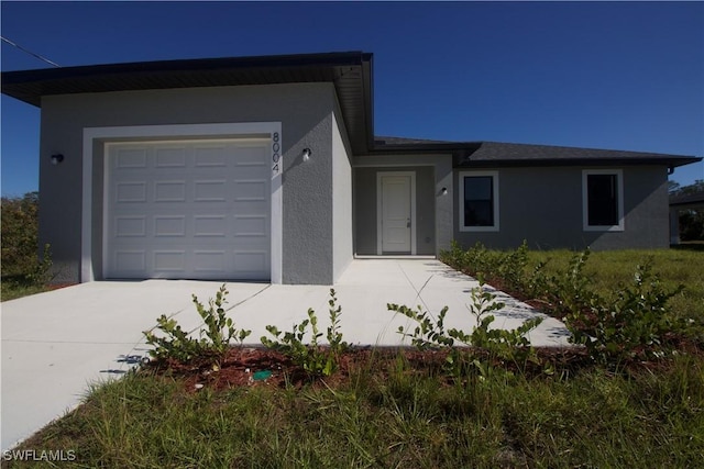 view of front facade with a garage