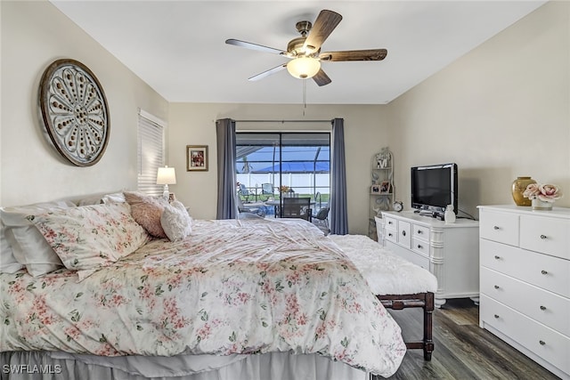 bedroom with access to exterior, dark hardwood / wood-style floors, and ceiling fan