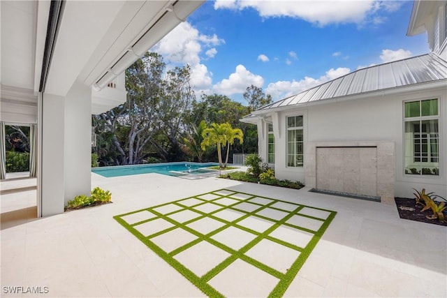 view of yard with a patio