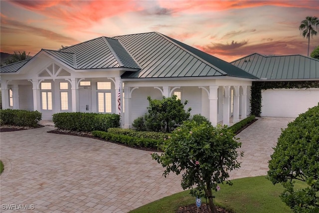 view of front of home featuring a garage