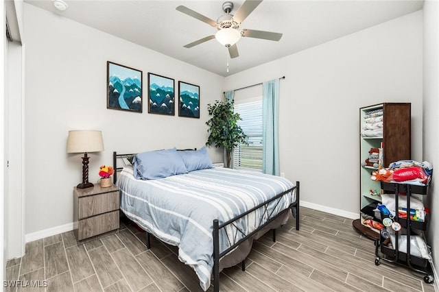 bedroom with ceiling fan