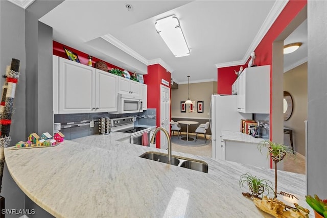 kitchen featuring white cabinetry, stainless steel electric range oven, backsplash, kitchen peninsula, and crown molding