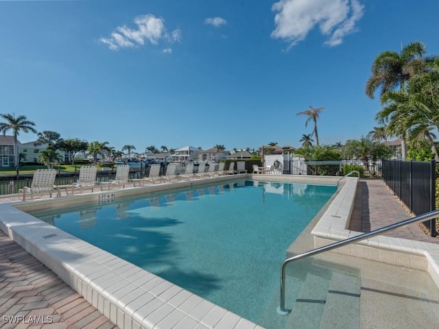 view of swimming pool