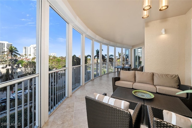 balcony featuring an outdoor hangout area