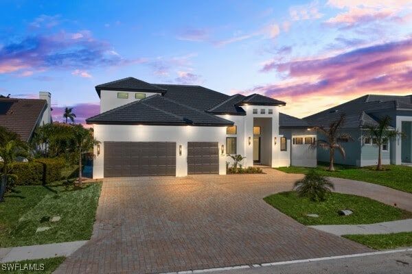 view of front facade with a garage