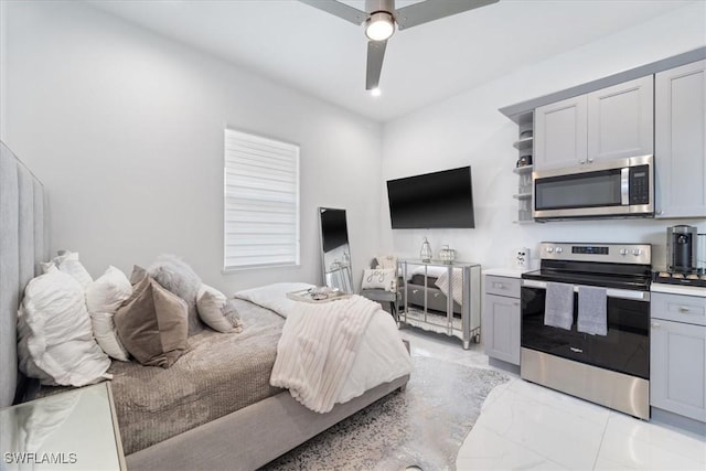 bedroom with ceiling fan