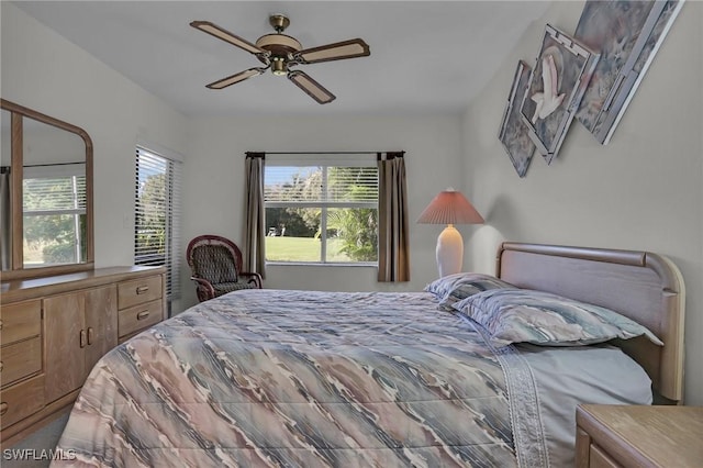 bedroom with ceiling fan