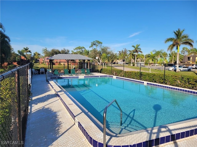 view of swimming pool