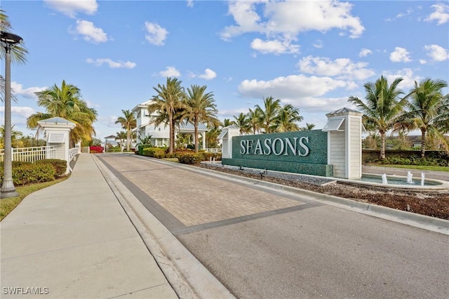 view of community / neighborhood sign