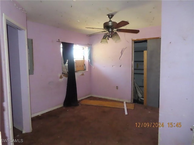 unfurnished bedroom with ceiling fan