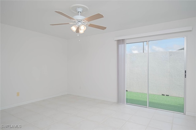 empty room featuring ceiling fan