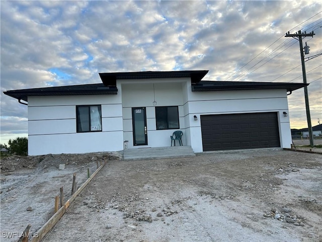 view of front facade with a garage