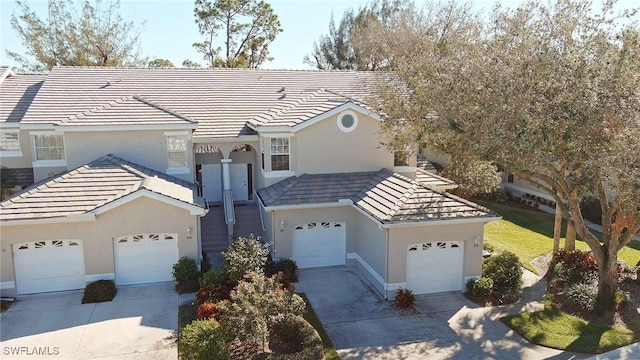 view of front facade featuring a garage