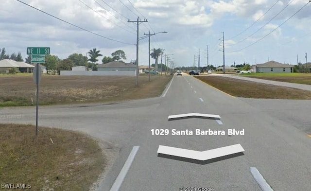 Listing photo 3 for 1029 Santa Barbara Blvd N, Cape Coral FL 33993