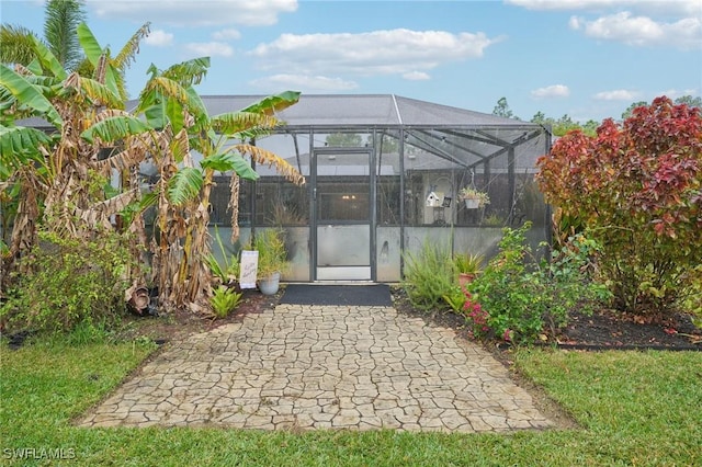 exterior space featuring a lanai