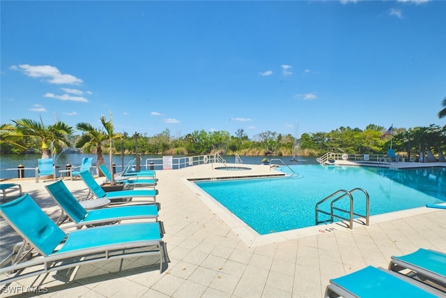 14300 Riva Del Lago Dr Unit 805, Fort Myers, FL 33907 - pool with a community hot tub and a patio area