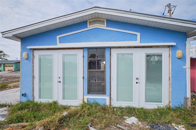 view of front of property featuring french doors