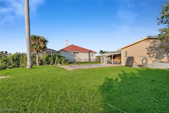 view of yard featuring a patio