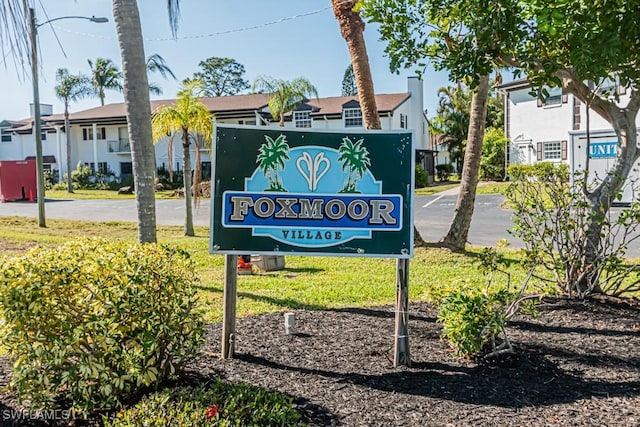 view of community / neighborhood sign