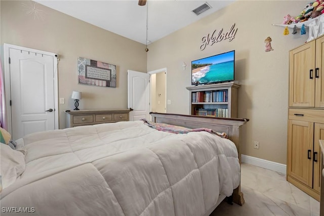 bedroom with ceiling fan