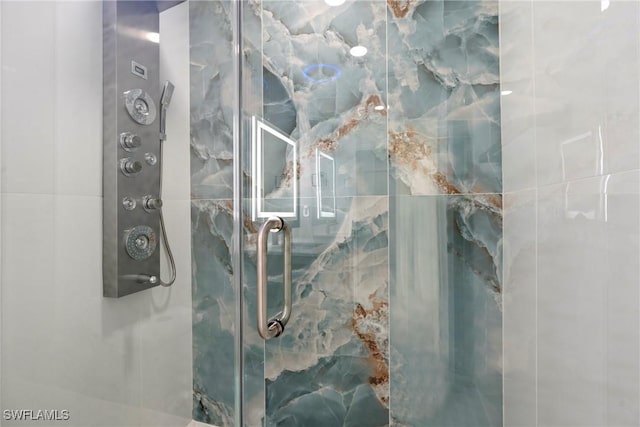 3306 E 7th St, Lehigh Acres, FL 33972 - detailed view of a marble finish shower