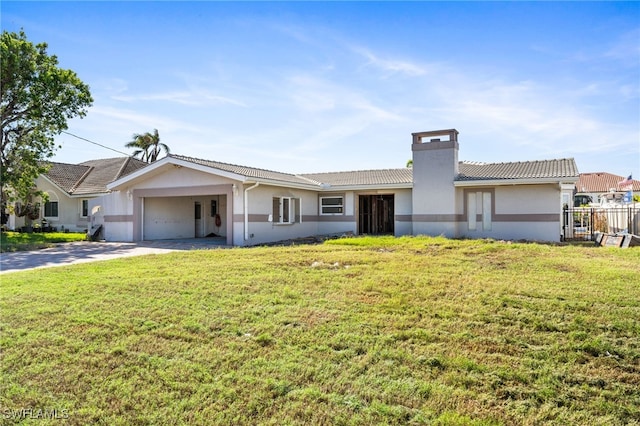 view of front of property featuring a front yard