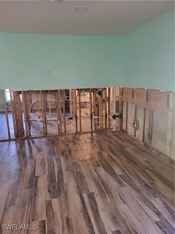 room details featuring hardwood / wood-style floors