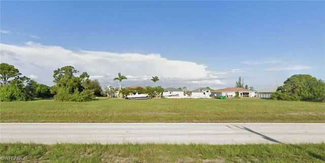 Listing photo 3 for 1404 Chiquita Blvd N, Cape Coral FL 33993