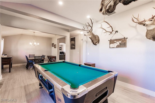 playroom featuring a chandelier, lofted ceiling, billiards, and light hardwood / wood-style flooring