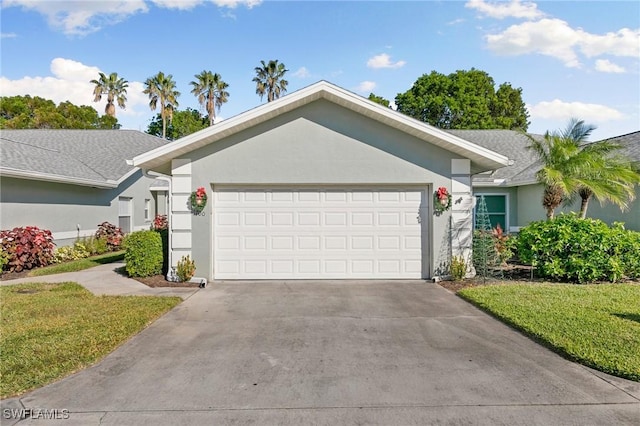 ranch-style home featuring a front lawn