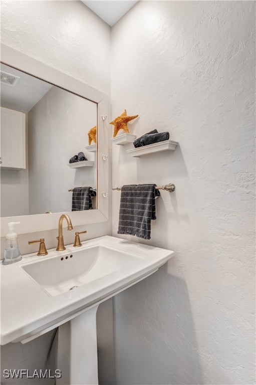 bathroom featuring sink