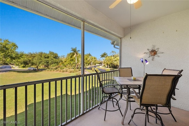 balcony with ceiling fan