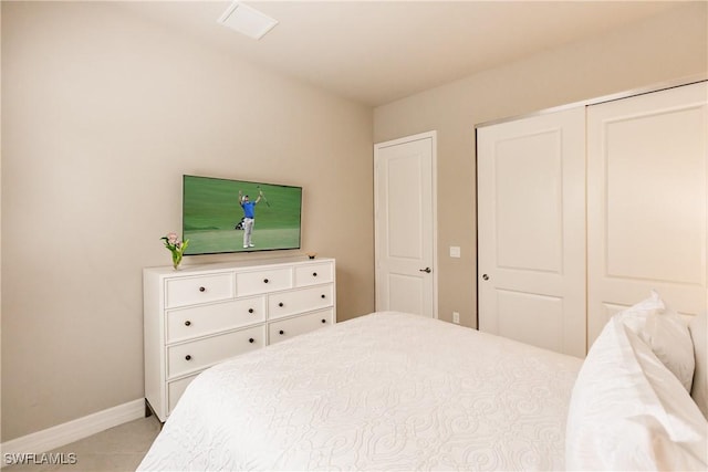 bedroom featuring a closet