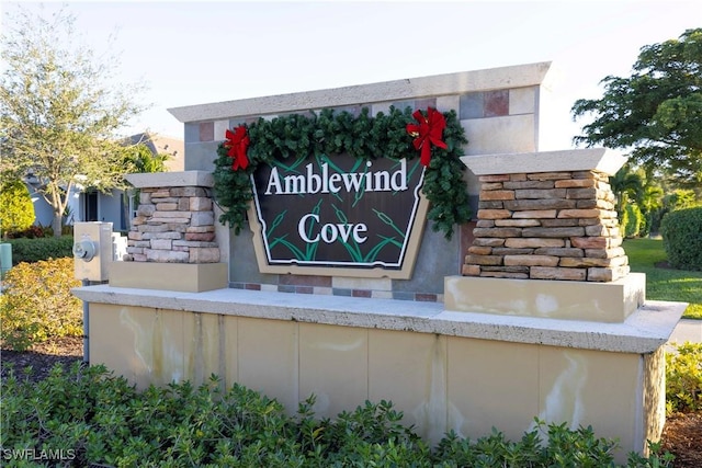 view of community / neighborhood sign