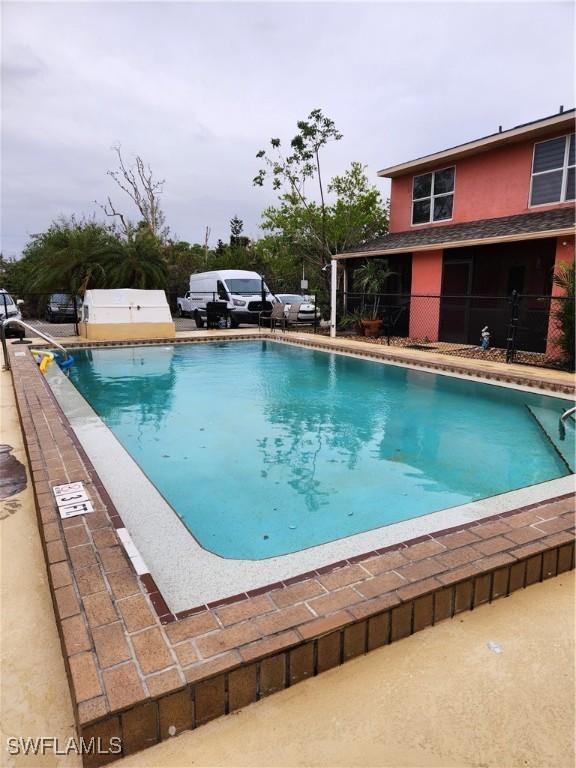 view of swimming pool