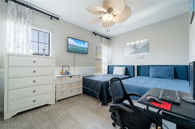 bedroom featuring ceiling fan