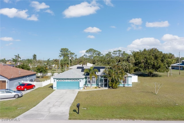 view of front facade featuring a front yard