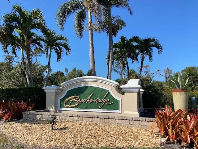 view of community / neighborhood sign