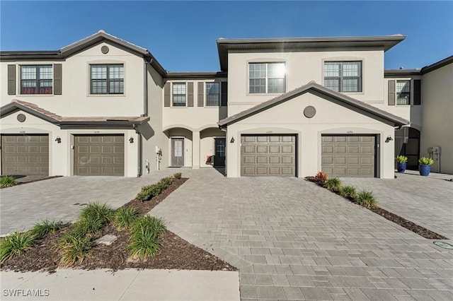 view of front facade with a garage