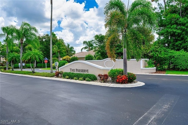 view of community / neighborhood sign