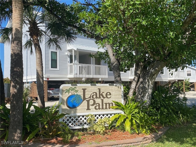 view of community / neighborhood sign