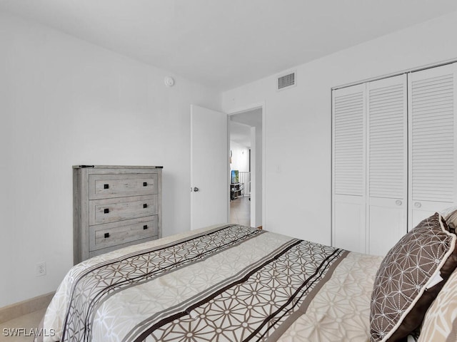 bedroom with a closet