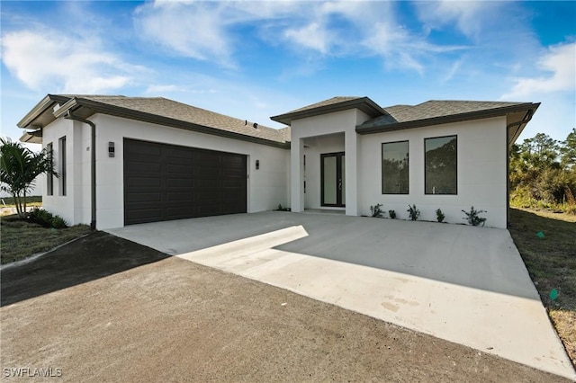 view of front facade featuring a garage