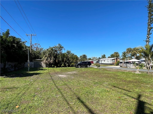 Listing photo 3 for 12135 Hibiscus Dr, Fort Myers FL 33908