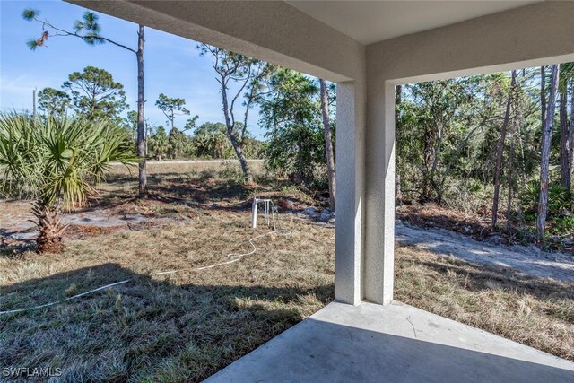 view of yard with a patio