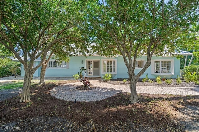 view of front of property featuring a porch