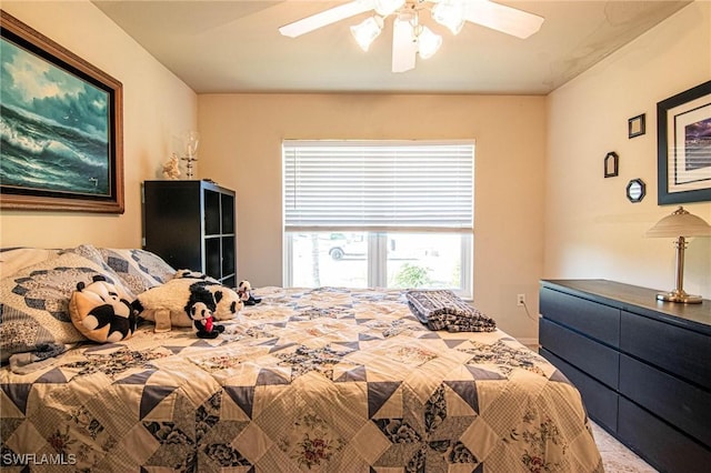 bedroom with ceiling fan