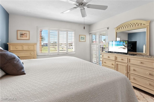 bedroom with ceiling fan