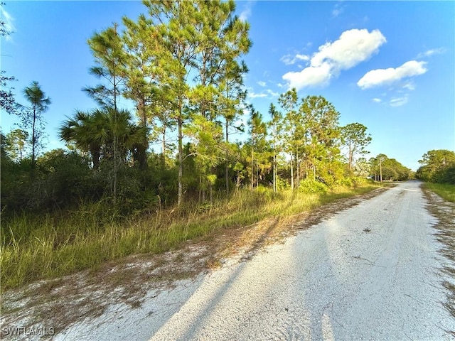 Listing photo 2 for 4219 E 25th St, Alva FL 33920