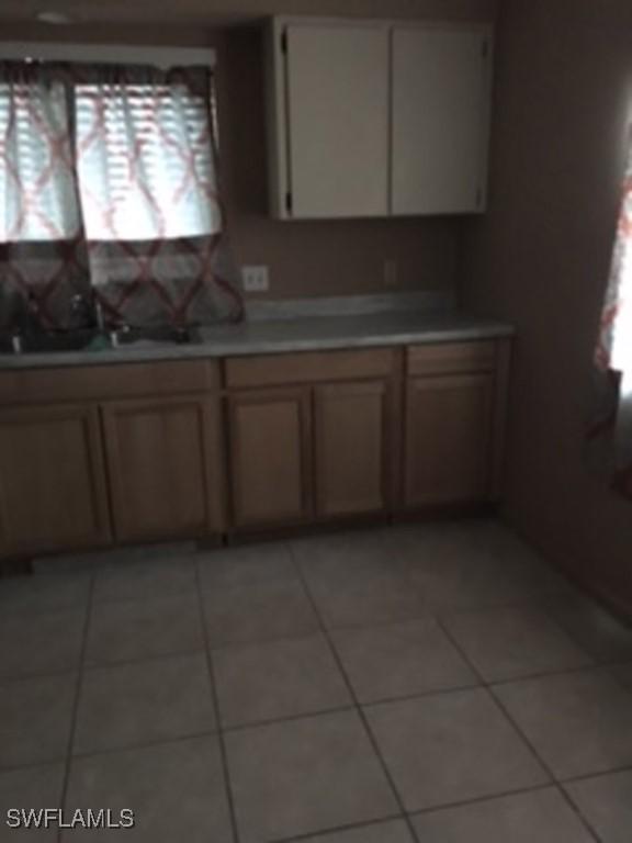 kitchen featuring light tile patterned floors